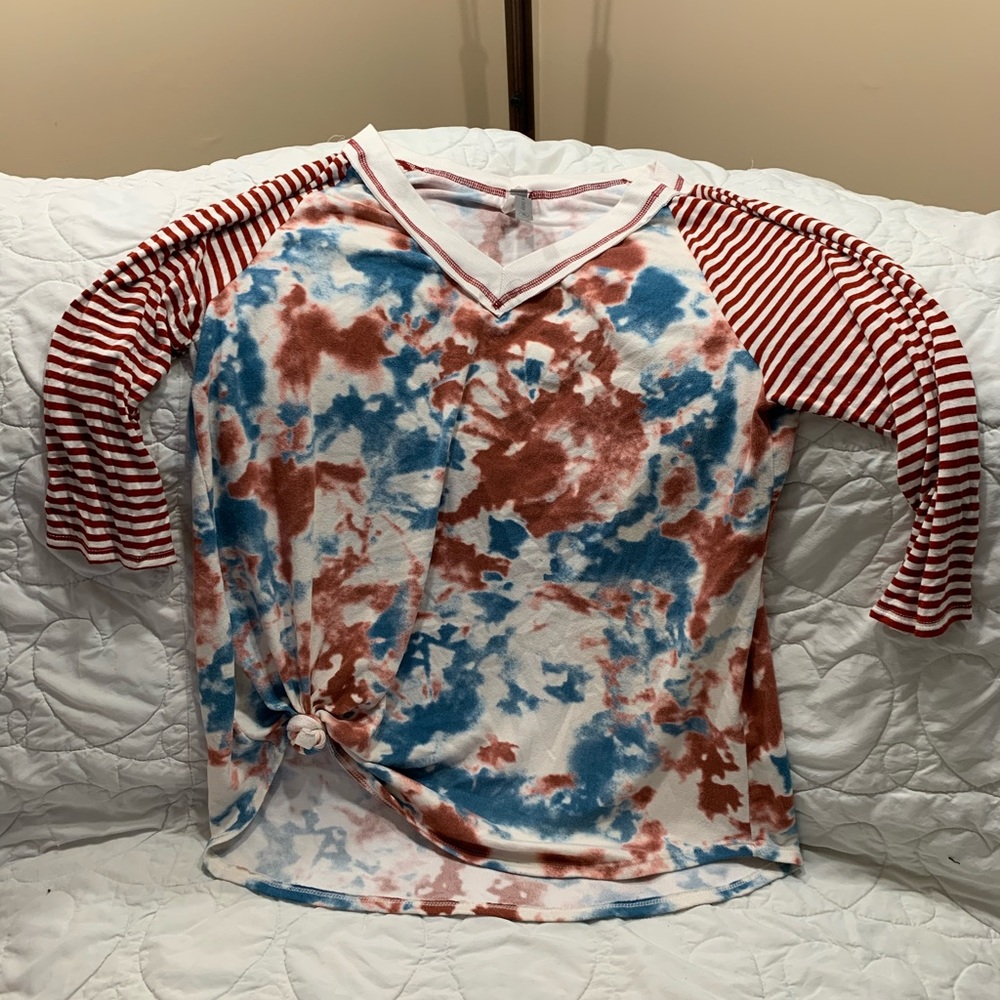 3/4 sleeve v neck baseball type tshirt.